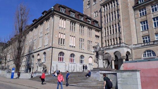 Universität Zürich